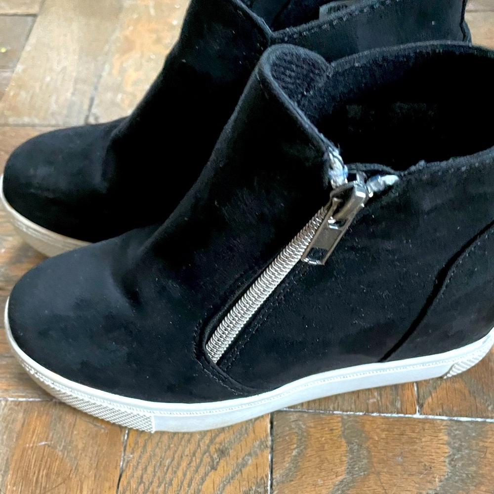Girls platform black suede sneakers 🖤
